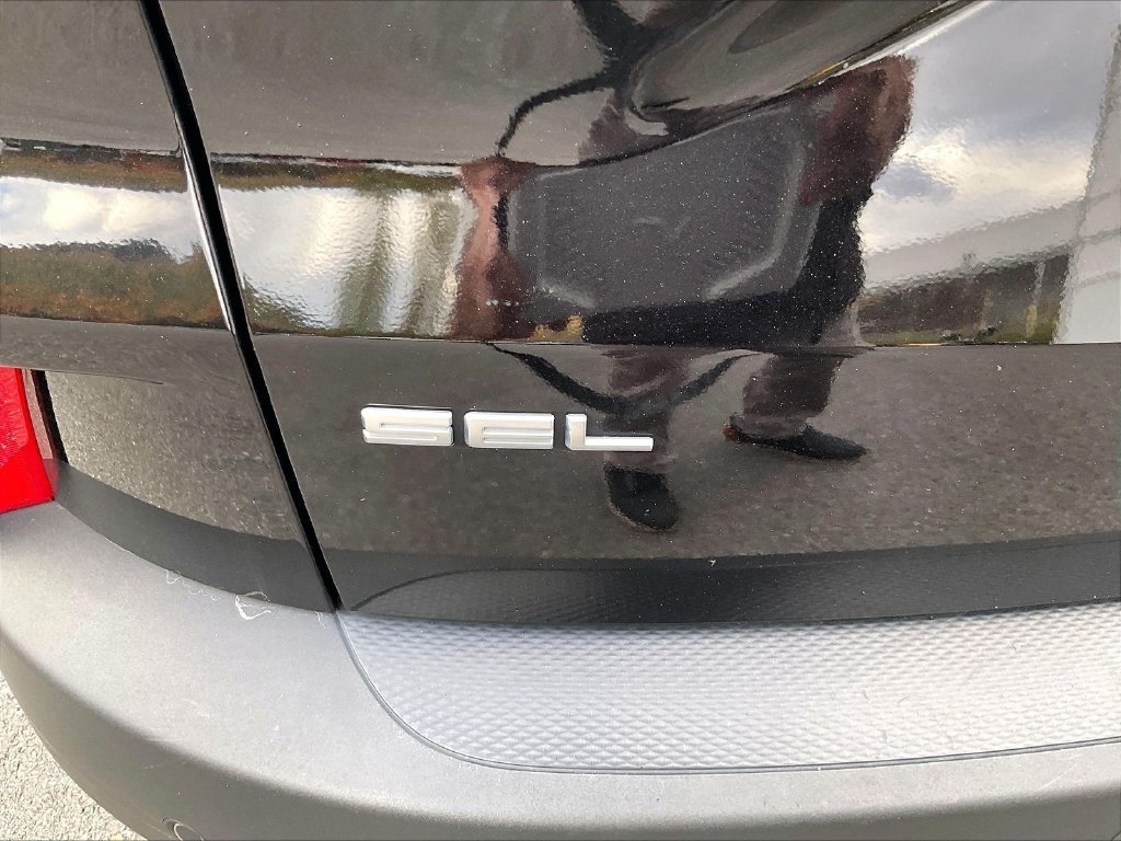 Used 2022 Black Metallic Ford SEL image 26