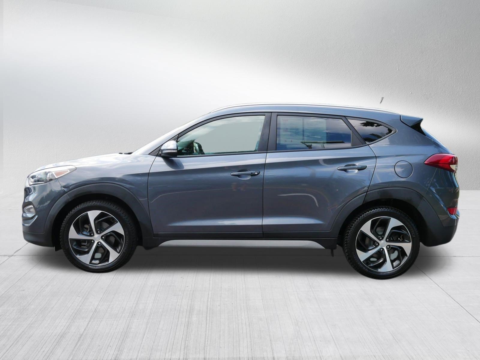 Used 2017 Coliseum Gray Hyundai Sport image 4