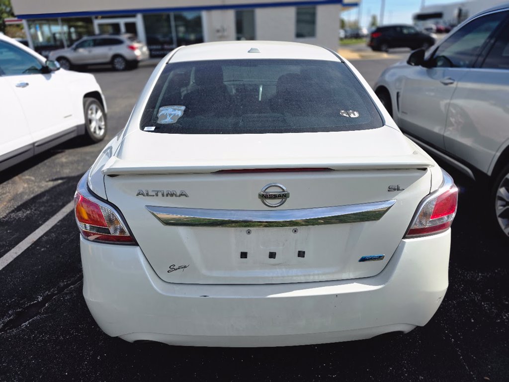 Used 2014 Pearl White Nissan 2.5 SL image 3
