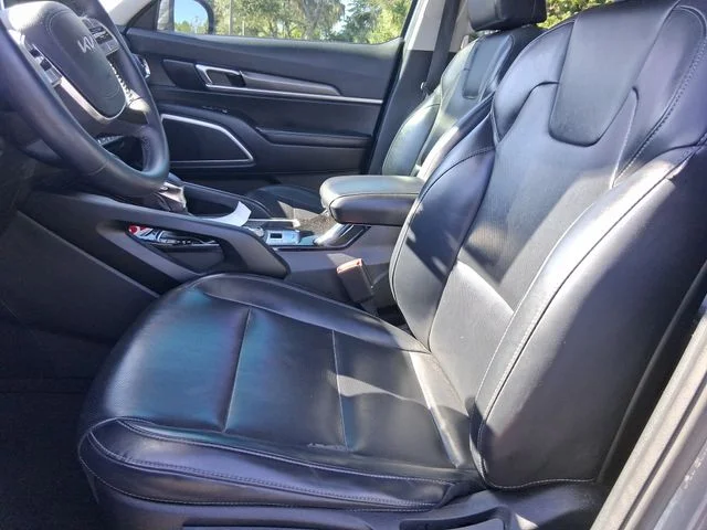 Used 2022 Silver Kia LX image 3