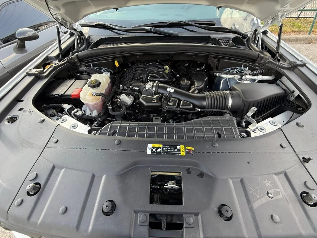 Used 2025 White Jeep Altitude image 20