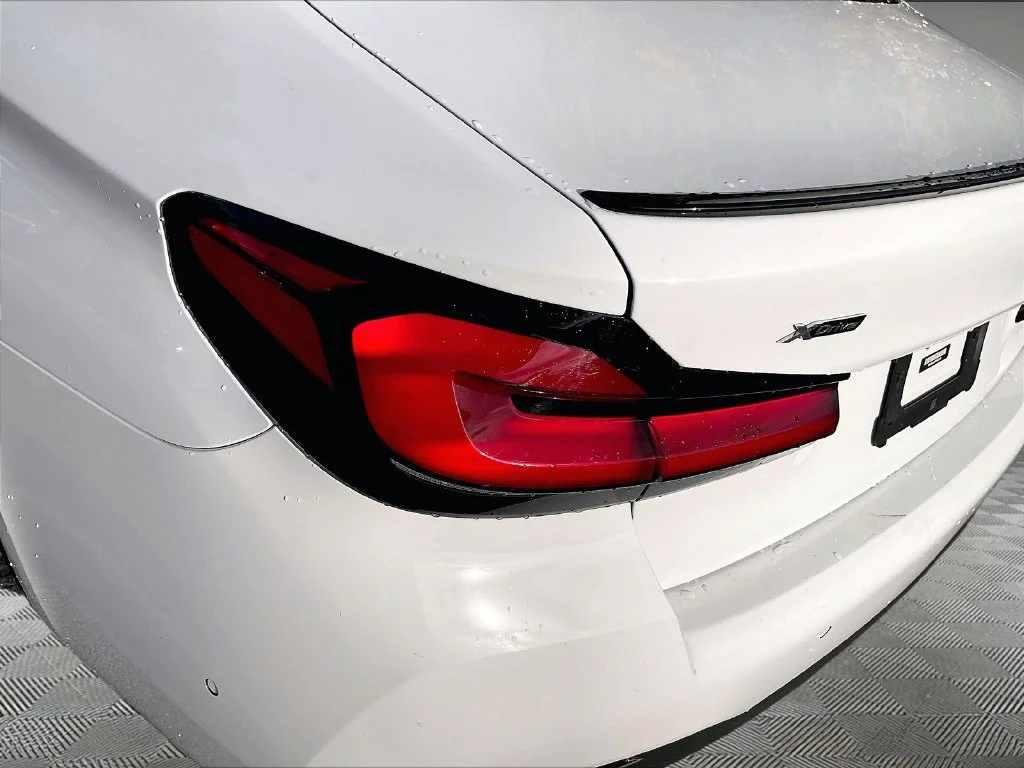 Used 2023 White BMW 530e iPerformance image 33