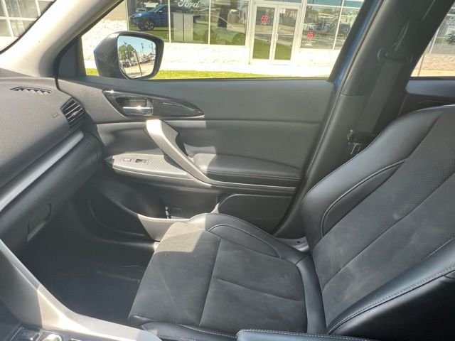 Used 2024 Blue Mitsubishi SE image 20