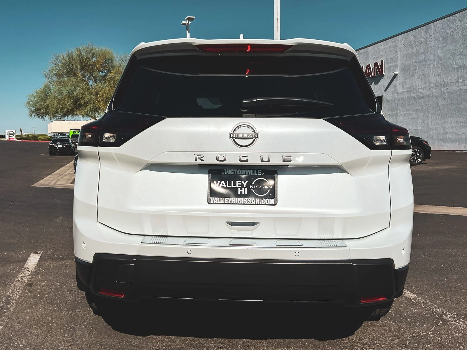 New 2026 Everest White Pearl TriCoat Nissan SV image 7
