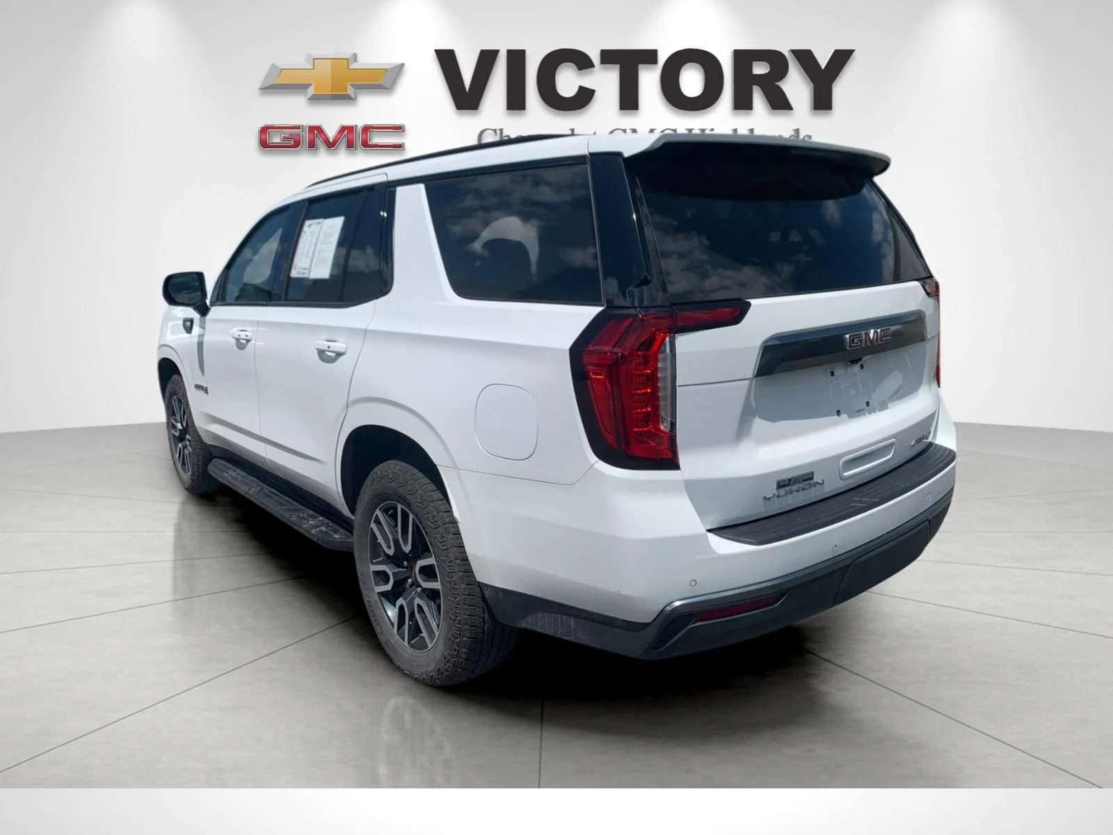 Used 2023 Summit White GMC AT4 image 5