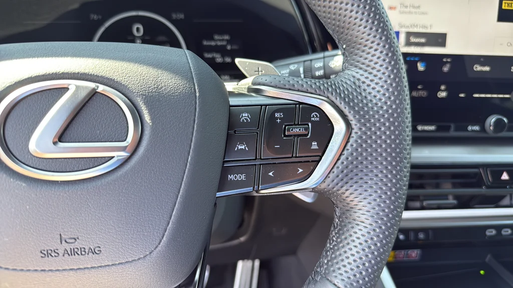 Used 2026  Lexus 500h F SPORT Performance Premium image 32