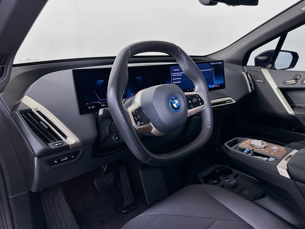 Certified Used 2024 Black Sapphire Metallic BMW xDrive50 image 9