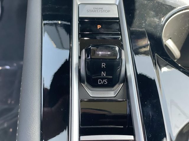 New 2026 Black Volkswagen 2.0T SE w/Technology image 17