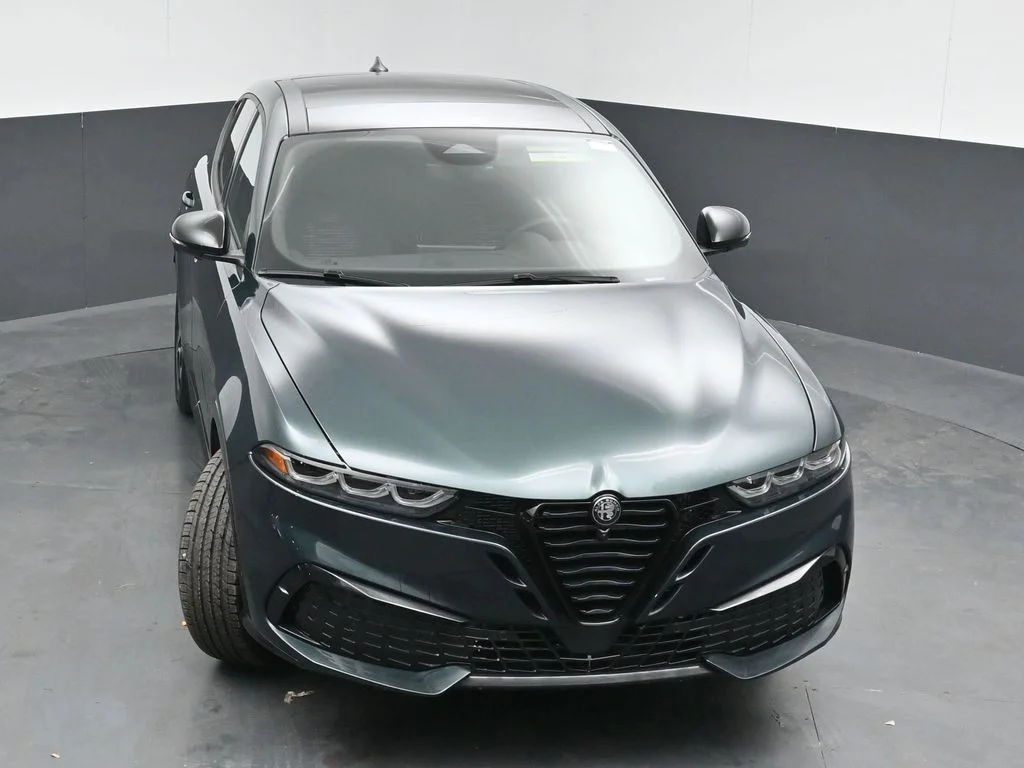 New 2026 Verde Monza (Green) Exterior Paint Alfa Romeo Base image 47