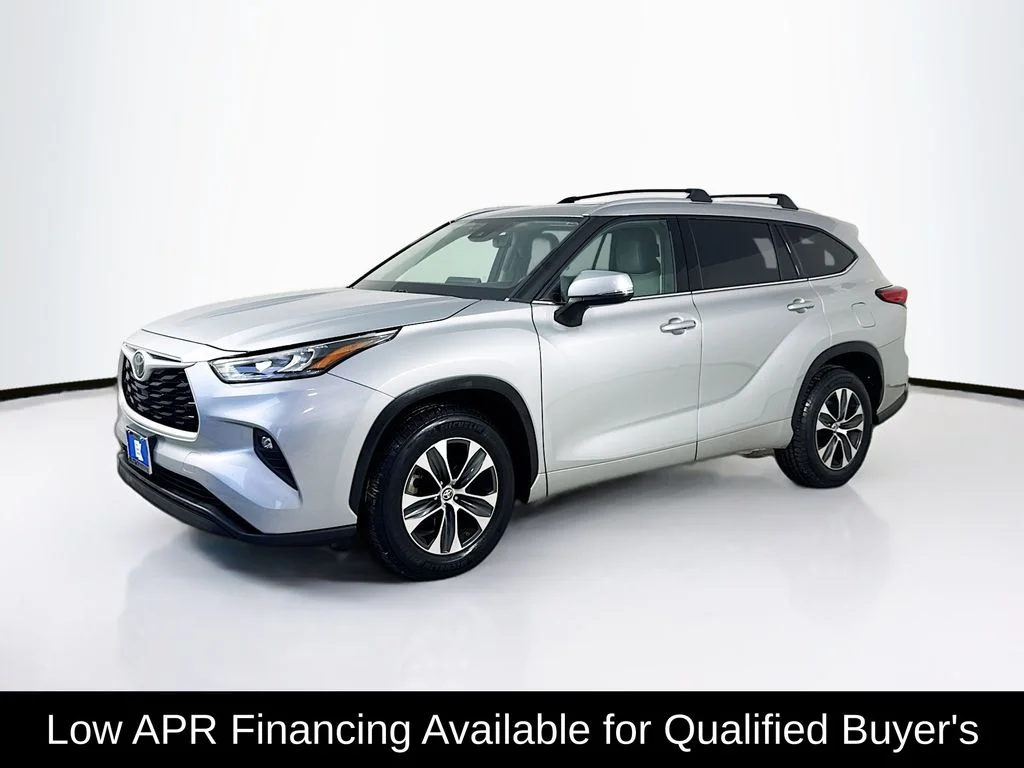 Used 2020 Celestial Silver Metallic Toyota XLE image 3