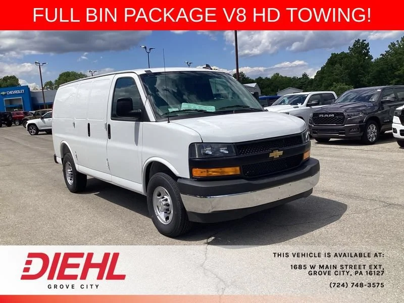 2026 Chevrolet Express 3500 Work Van HD's photo