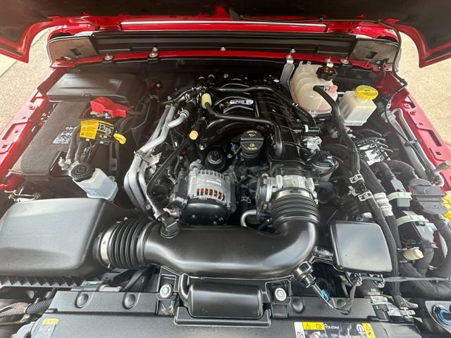 Used 2022 Red Jeep Sport image 27