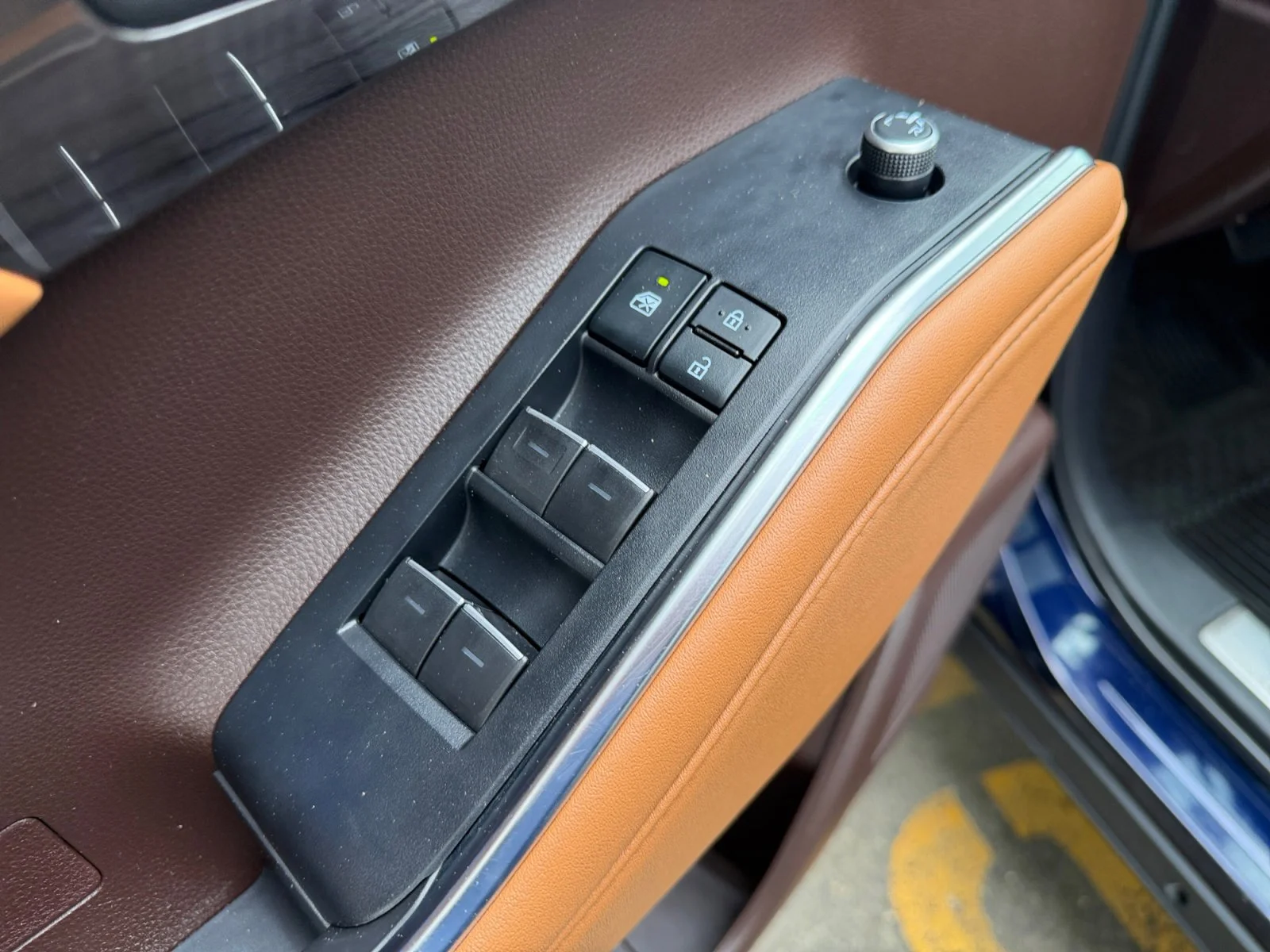 Used 2022 Blue Toyota Platinum image 30