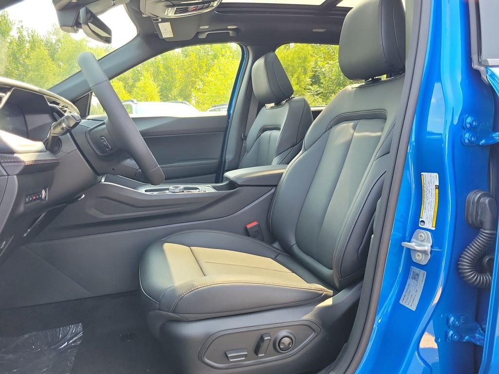 New 2026 Hydro Blue Pearlcoat Jeep Limited image 21