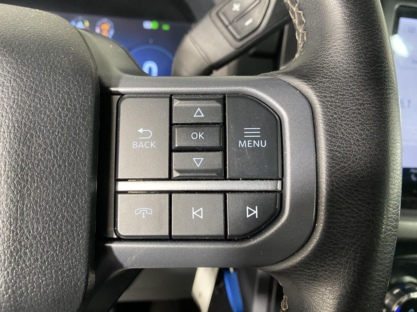 Used 2025 Iconic Silver Ford XLT image 16