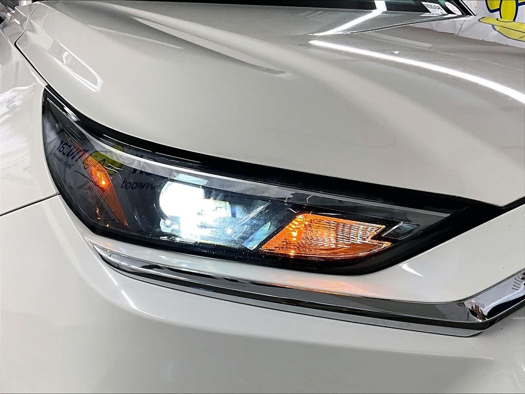 Used 2024 White Toyota XLE image 32