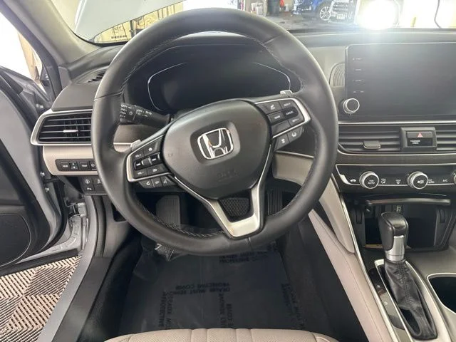Used 2018  Honda Touring image 31