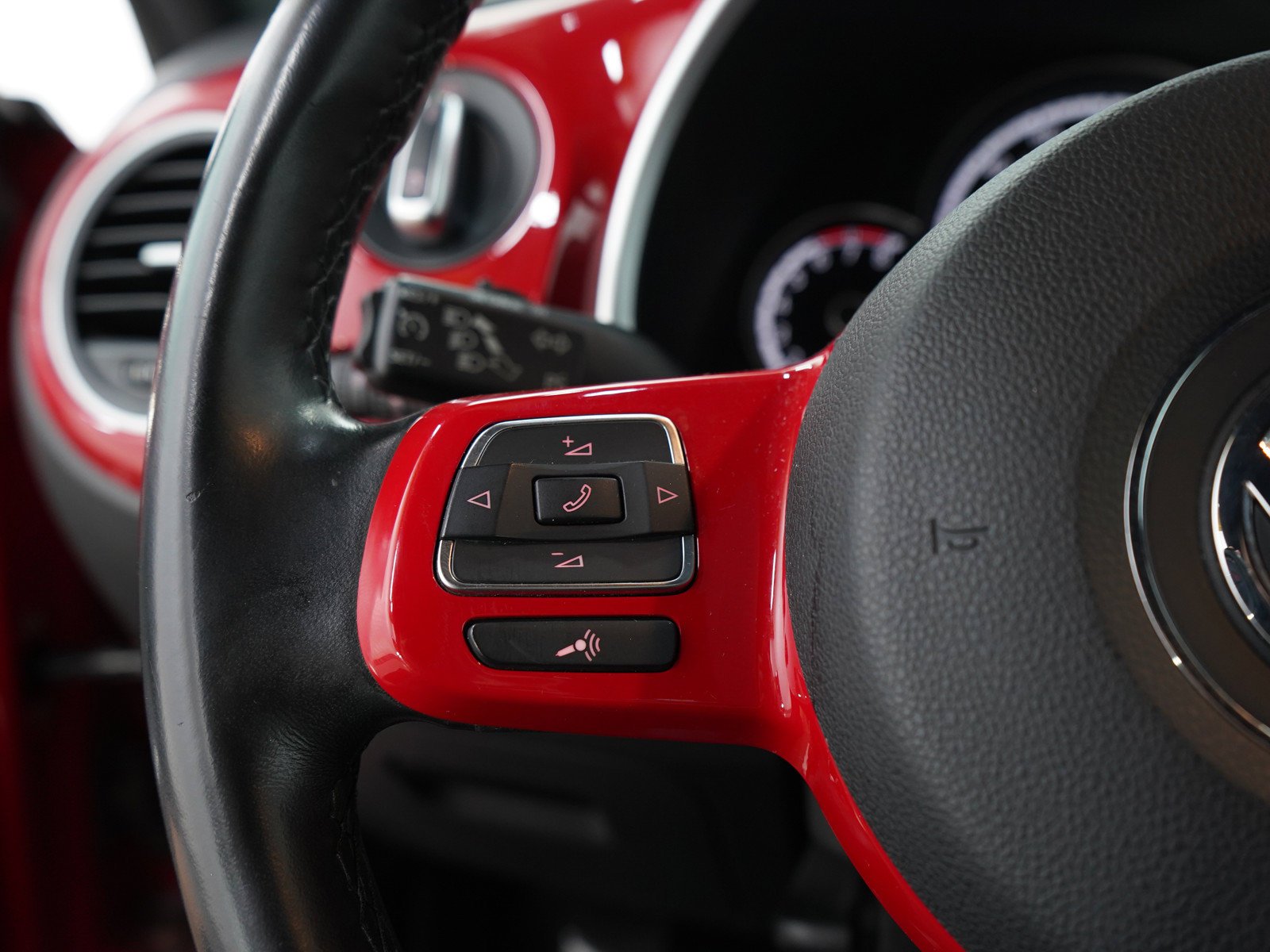 Used 2014 Tornado Red Volkswagen 1.8T image 17