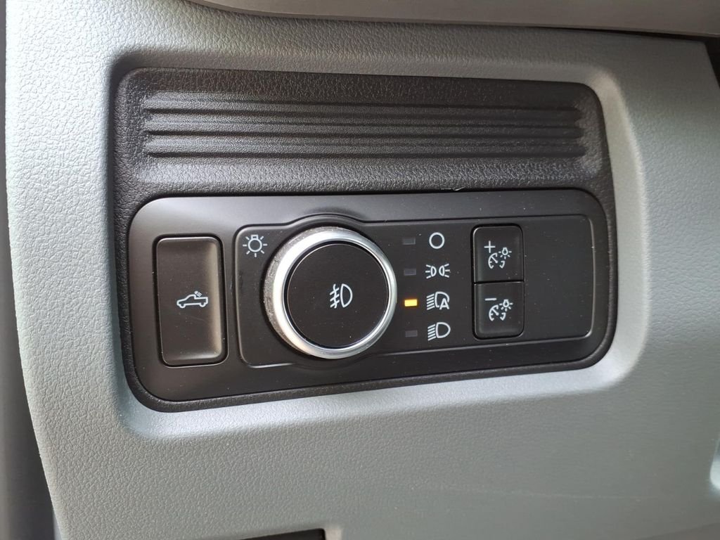 New 2026 Agate Black Metallic Ford F-250® XLT image 19
