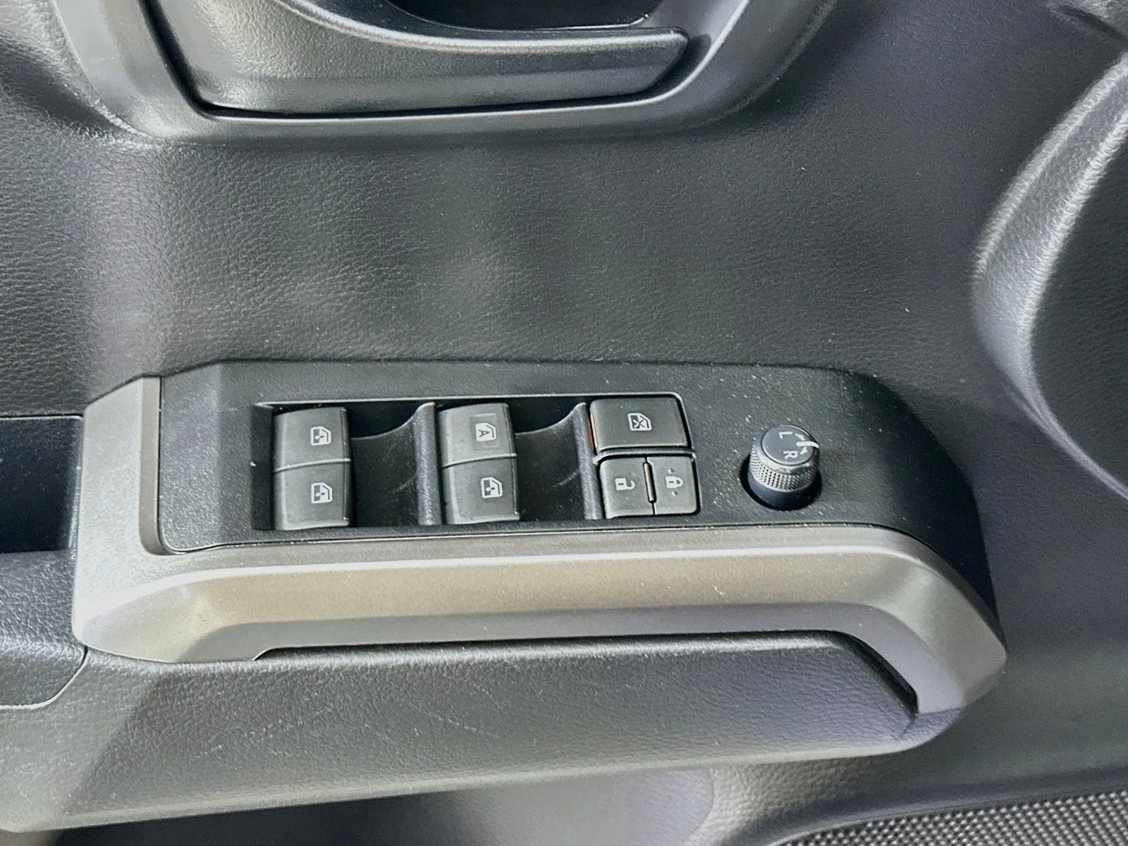 Certified Used 2022 Blue Toyota SR5 image 17