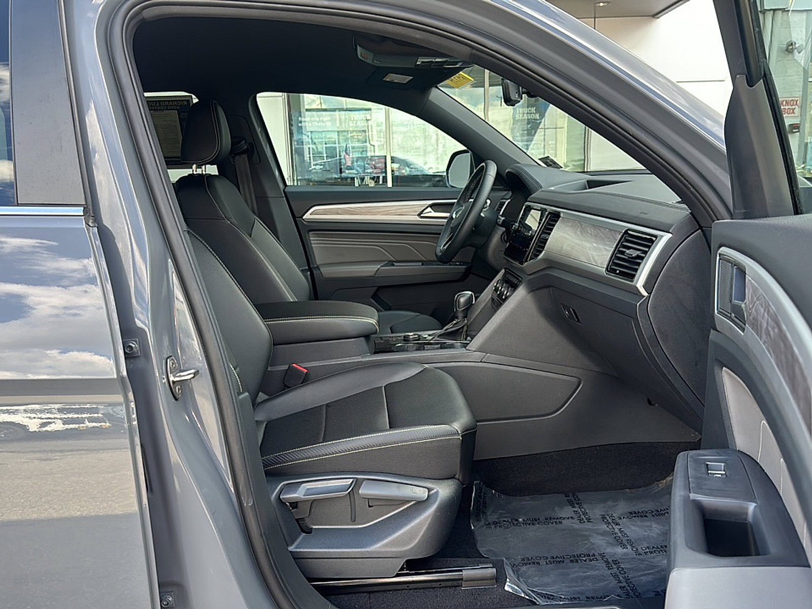 Used 2023 Gray Volkswagen 3.6L V6 SE w/Technology image 14