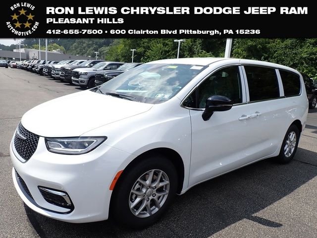 New 2025 Bright White Clear-Coat Exterior Paint Chrysler Select image 1