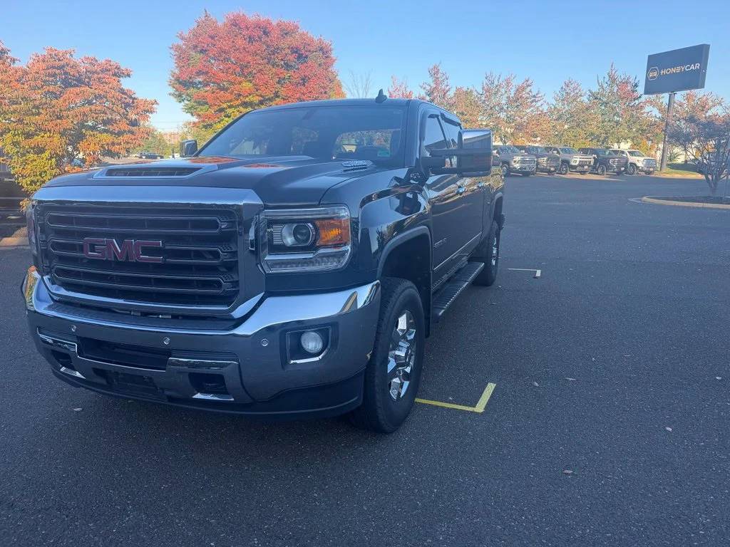 Used 2017 Gray GMC SLT image 3