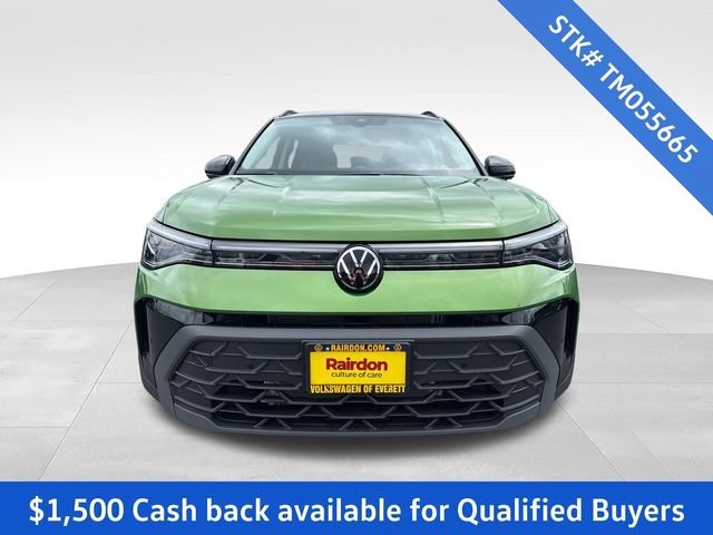 New 2026 Bright Moss Green/Blk Rf Volkswagen SE Black image 2