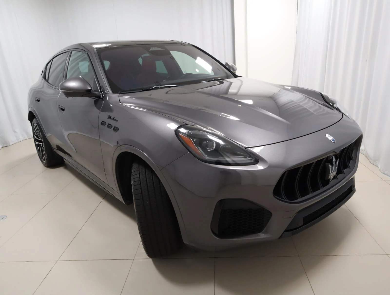 New 2025 Grigio Lava Metallic Maserati Modena AWD image 7