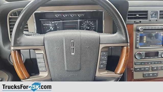Used 2012 Ingot Silver Lincoln Base image 18
