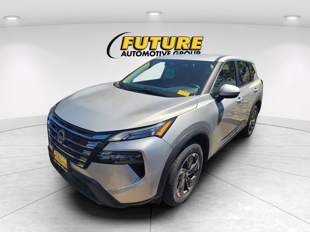 Used 2025 Silver Nissan SV image 2