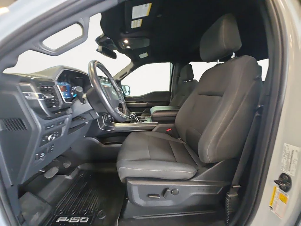 Used 2022 White Ford XLT image 11