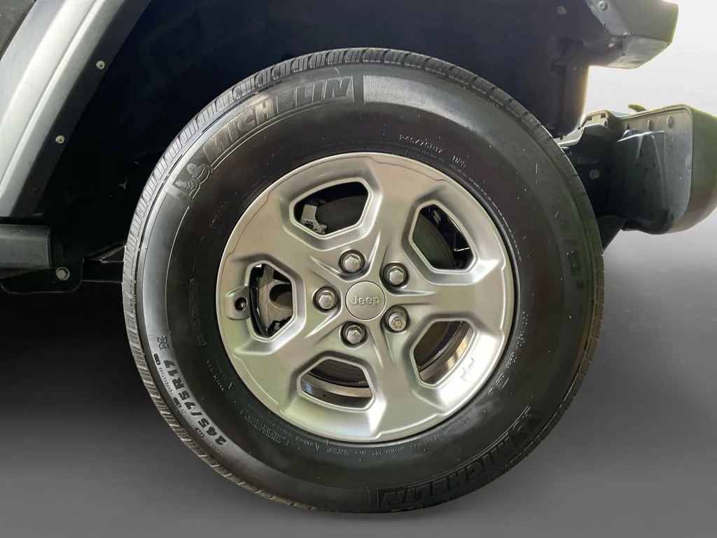 Used 2021 Gray Jeep Unlimited Willys image 16
