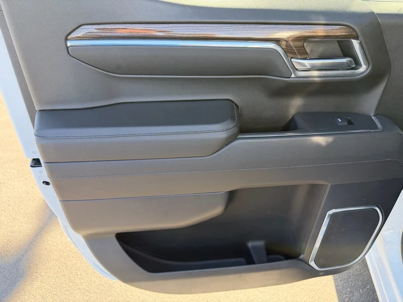 Used 2024 Summit White Chevrolet RST image 19