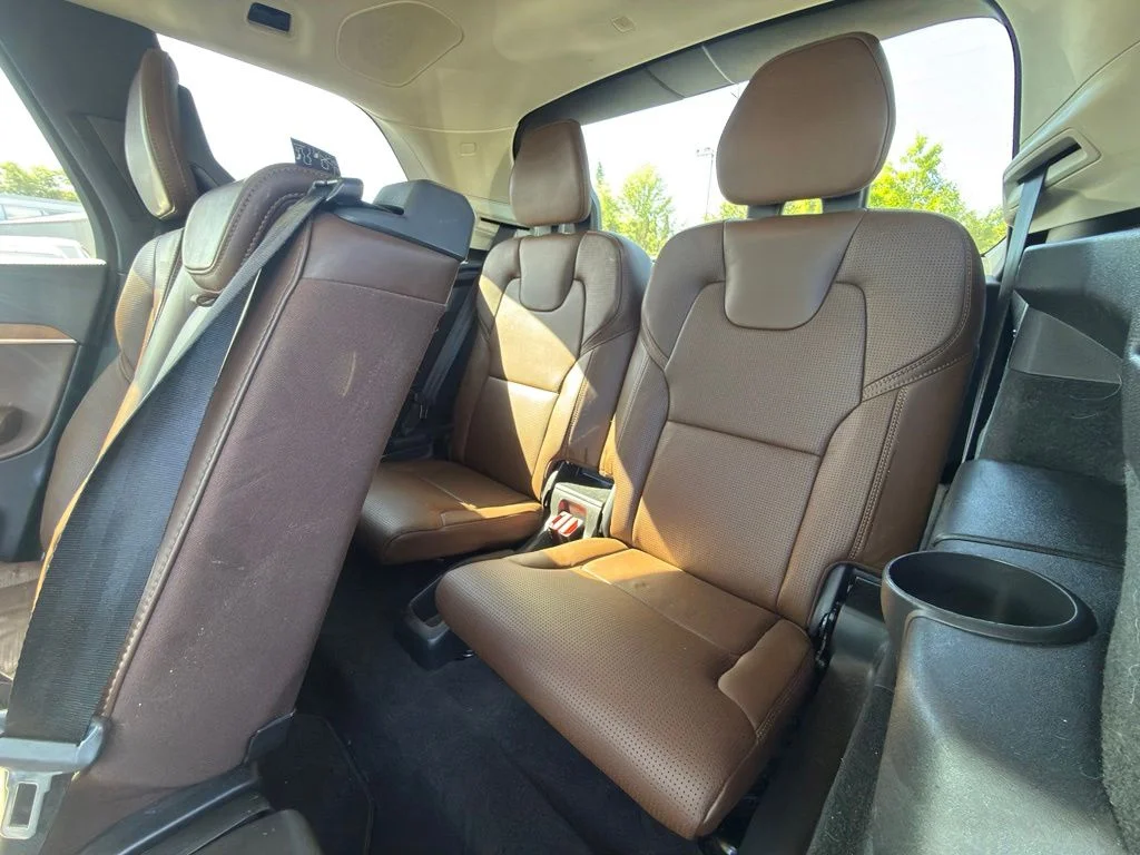 Used 2019 Black Volvo T6 Inscription image 8