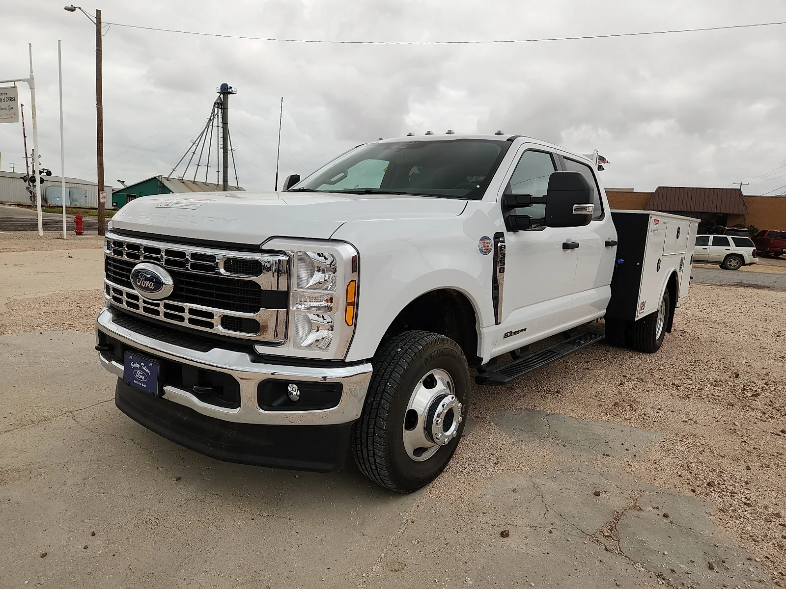 New 2026 Oxford White Ford F-350® XL image 3