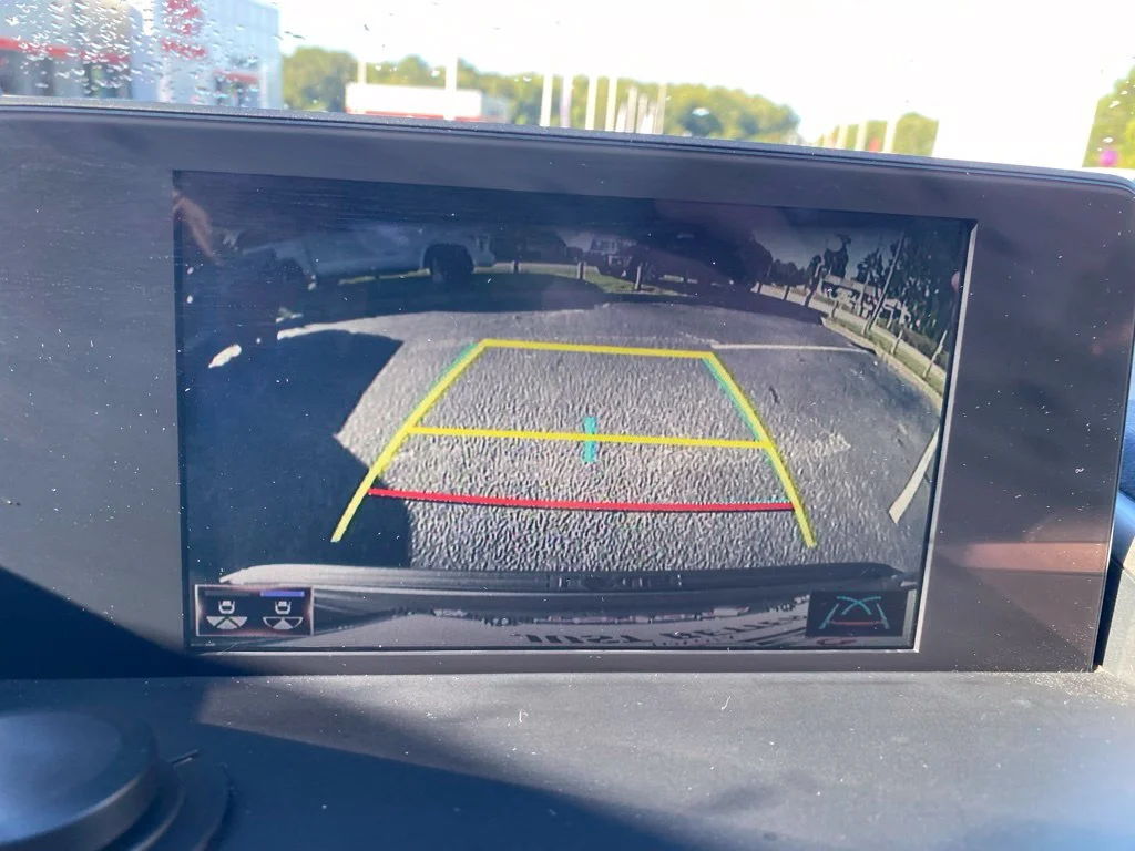 Used 2019 Silver Lexus 300h image 30