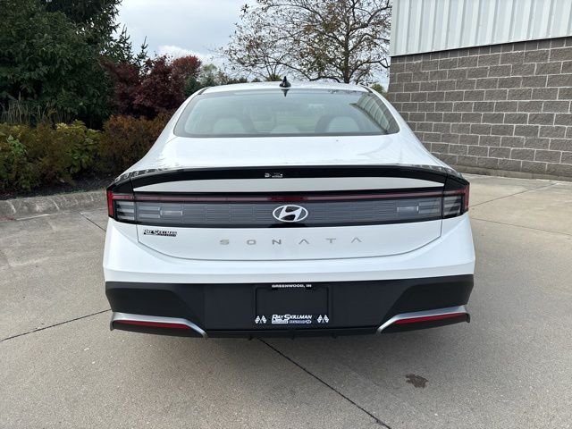 New 2026 Serenity White Hyundai SE image 7