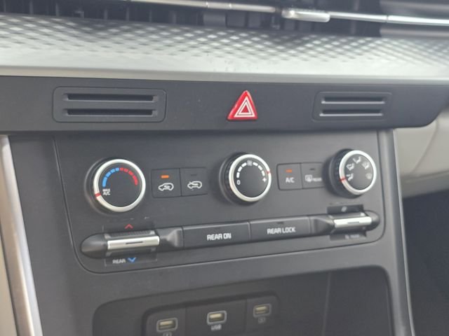 Used 2024  Kia LX image 25