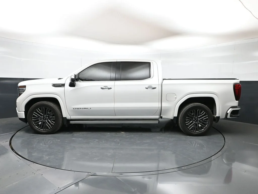 Used 2022 White GMC Denali Ultimate image 37