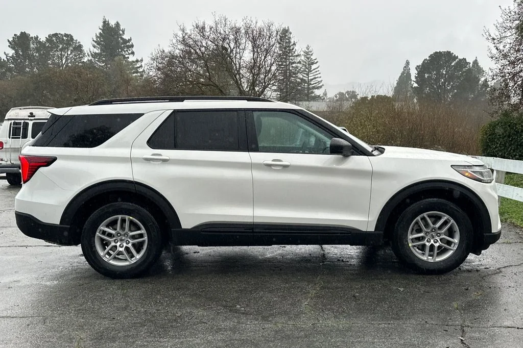 New 2026 White Metallic Ford Active image 3