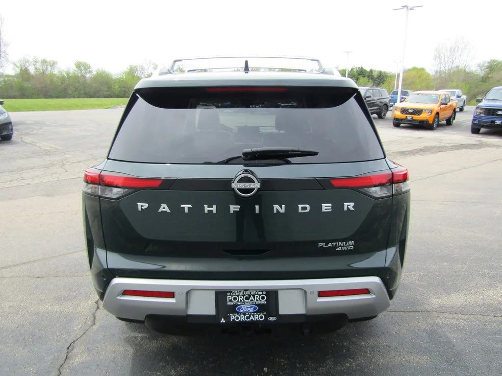 Used 2025 Obsidian Green Pearl Nissan Platinum image 5