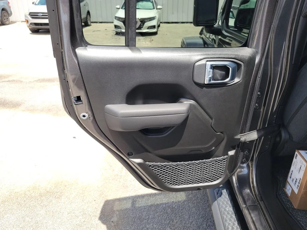 New 2026 Granite Crystal Metallic Clear-Coat Exterior Paint Jeep 85th Anniversary Edition image 26