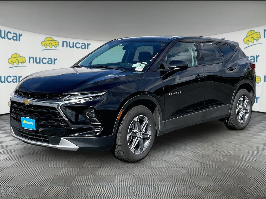 Used 2025 Black Chevrolet LT image 3