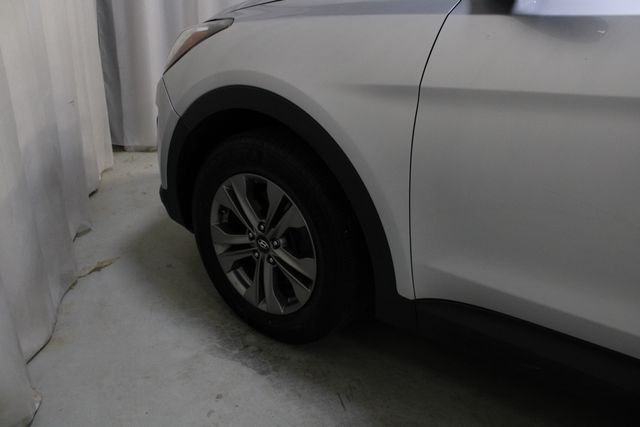 Used 2015 Sparkling Silver Hyundai Base image 28