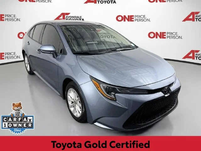 Certified Used 2022  Toyota LE image 1