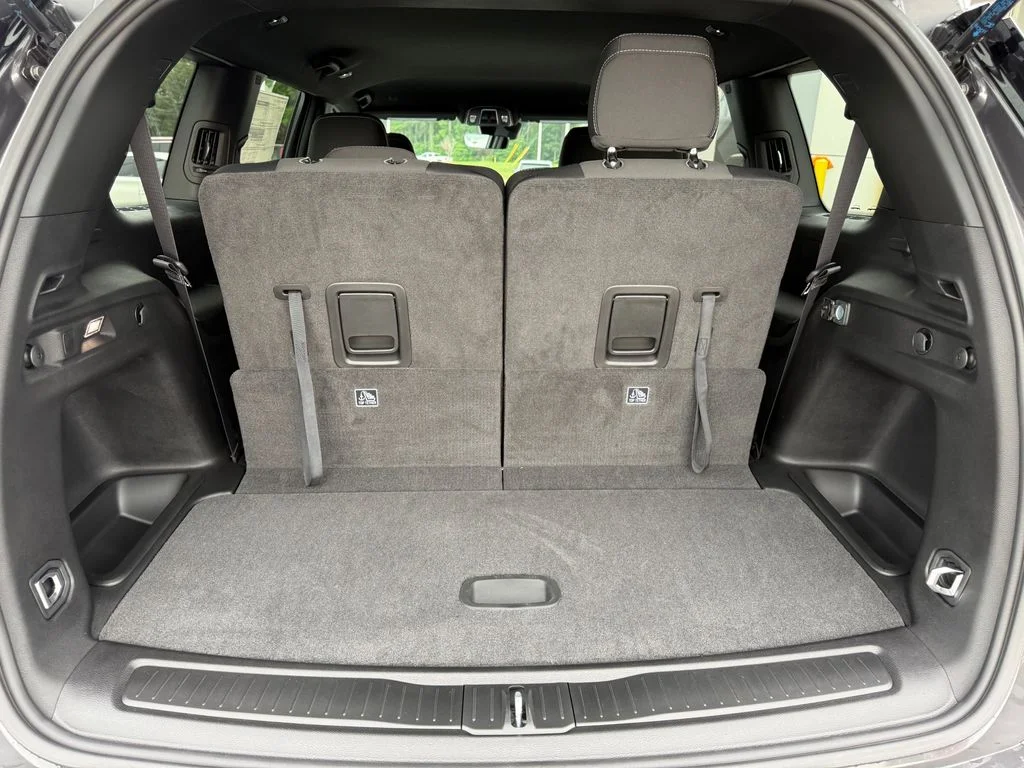New 2026 Baltic Gray Metallic Clear-Coat Exterior Paint Jeep Laredo image 20