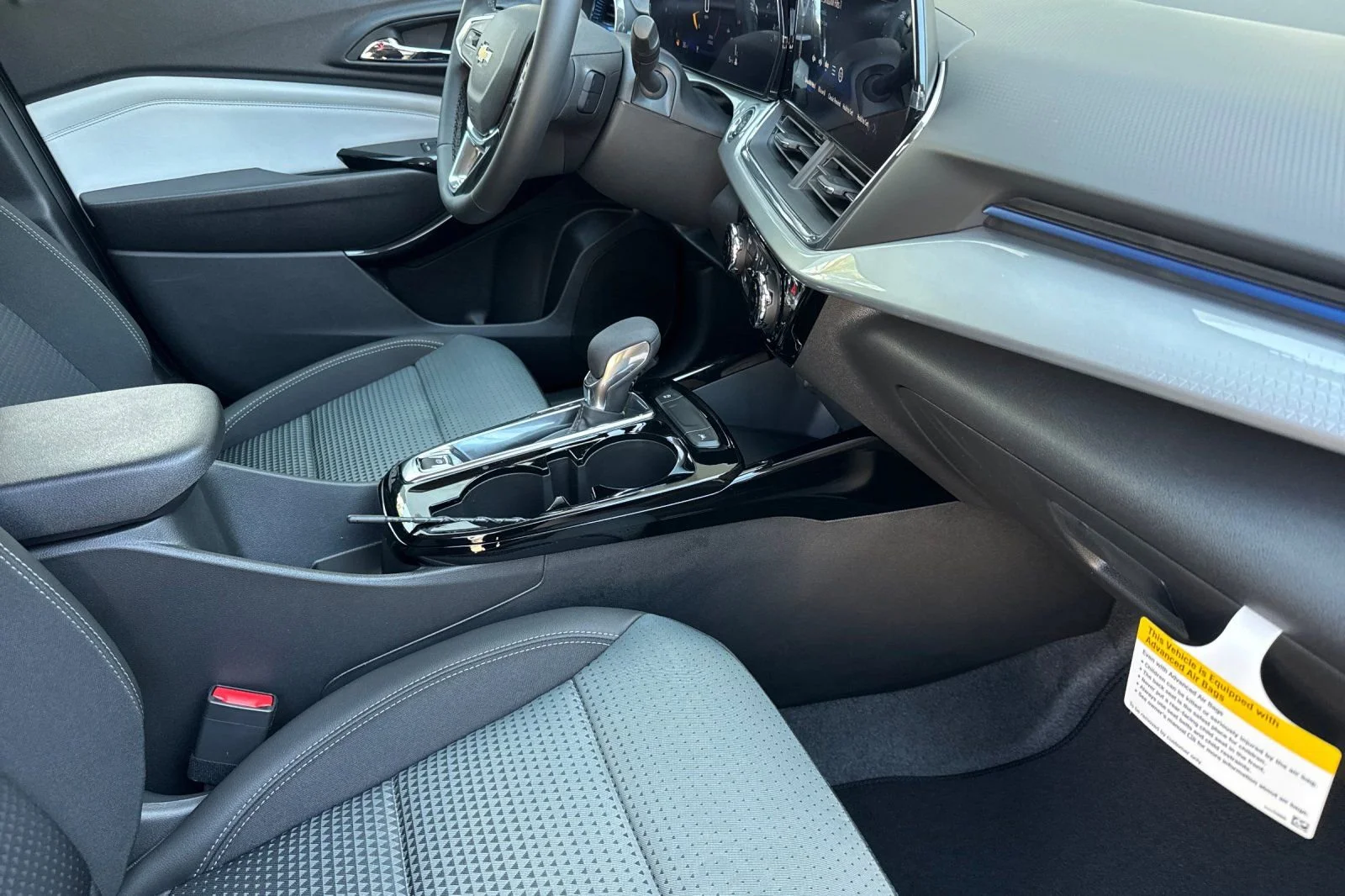 New 2026 Mosaic Black Metallic Chevrolet LT image 15
