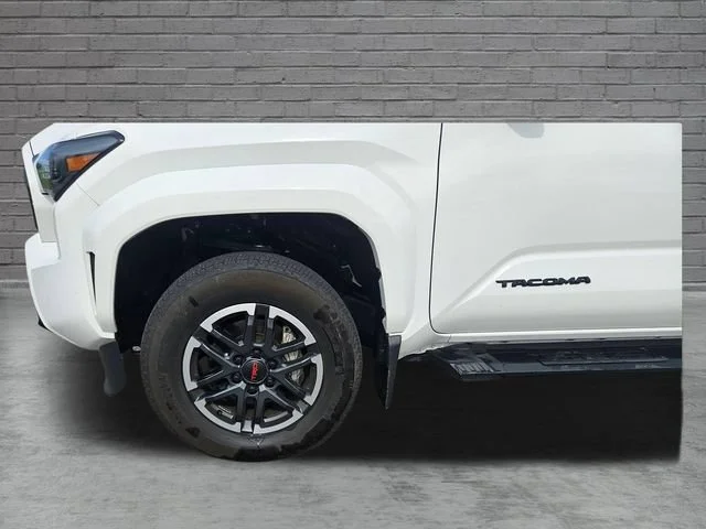 Used 2024 White Toyota SR5 image 27