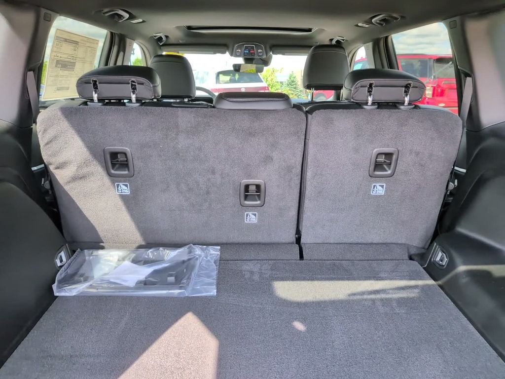 New 2026 Baltic Gray Metallic Clearcoat Jeep Altitude image 10